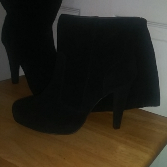 Womens black suede boots - Picture 5 of 8